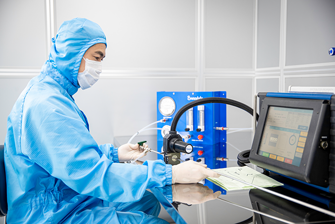 Photography-Cleanroom-139_679x453